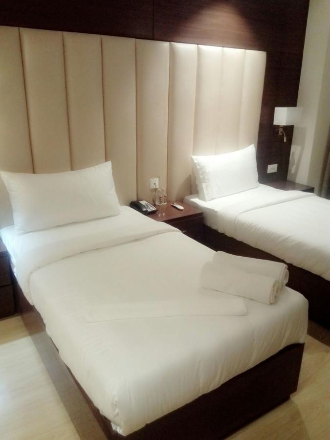 Hotel The Grand Parisian Delhi Zewnętrze zdjęcie