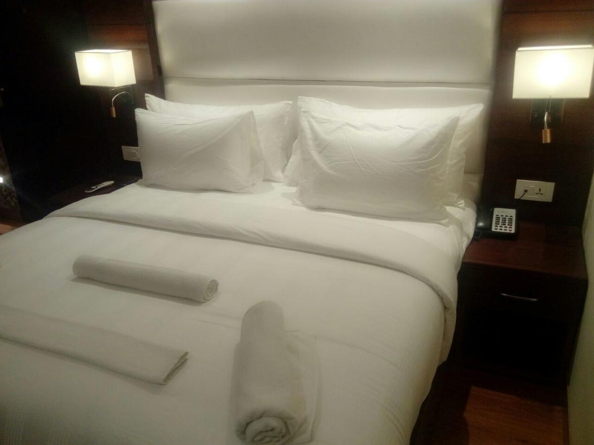 Hotel The Grand Parisian Delhi Zewnętrze zdjęcie