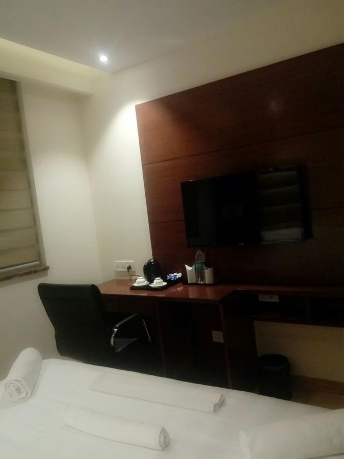 Hotel The Grand Parisian Delhi Zewnętrze zdjęcie