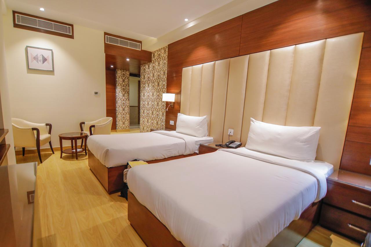 Hotel The Grand Parisian Delhi Zewnętrze zdjęcie