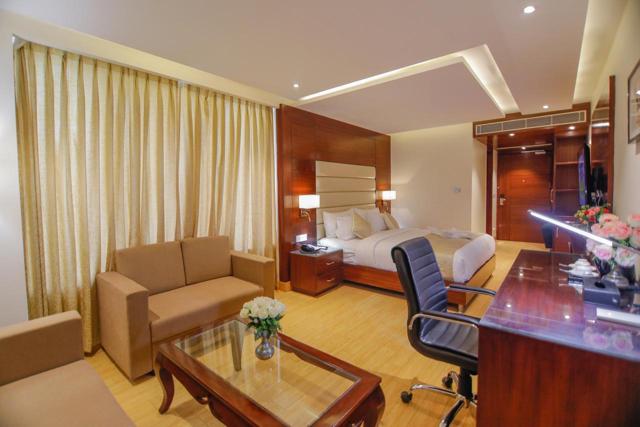 Hotel The Grand Parisian Delhi Zewnętrze zdjęcie
