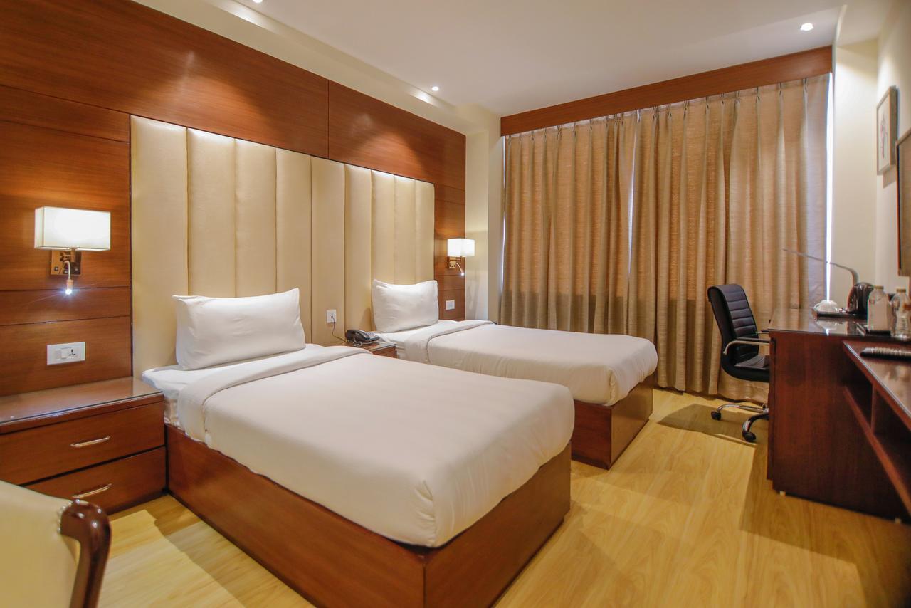 Hotel The Grand Parisian Delhi Zewnętrze zdjęcie