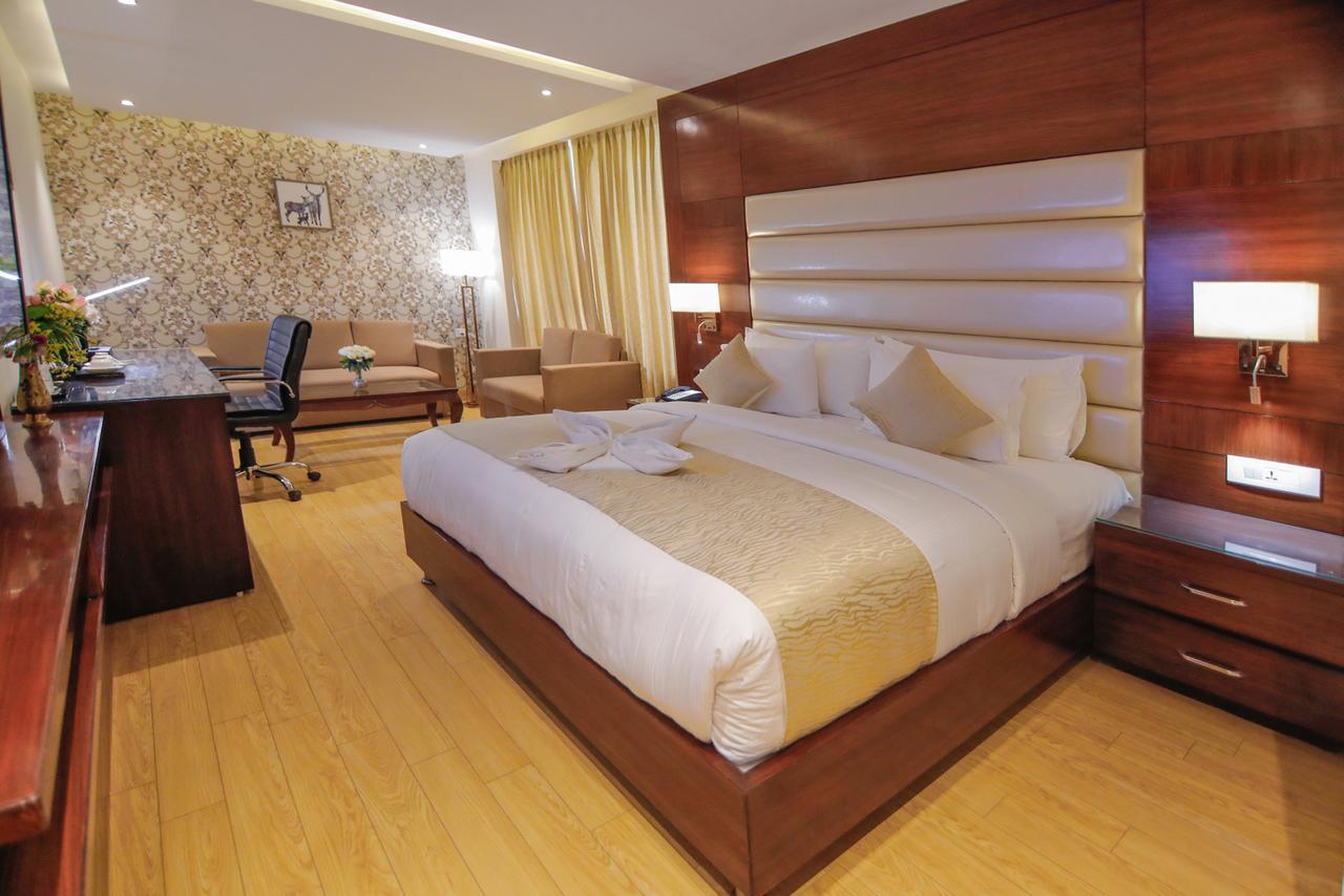 Hotel The Grand Parisian Delhi Zewnętrze zdjęcie
