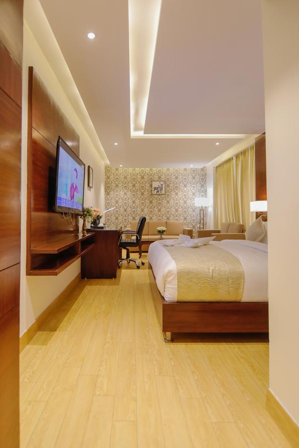 Hotel The Grand Parisian Delhi Zewnętrze zdjęcie