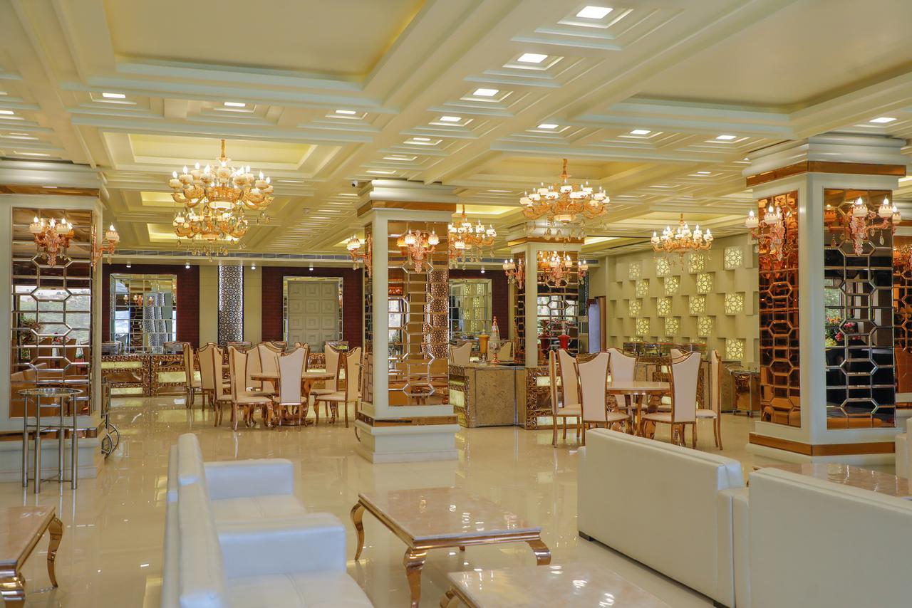 Hotel The Grand Parisian Delhi Zewnętrze zdjęcie